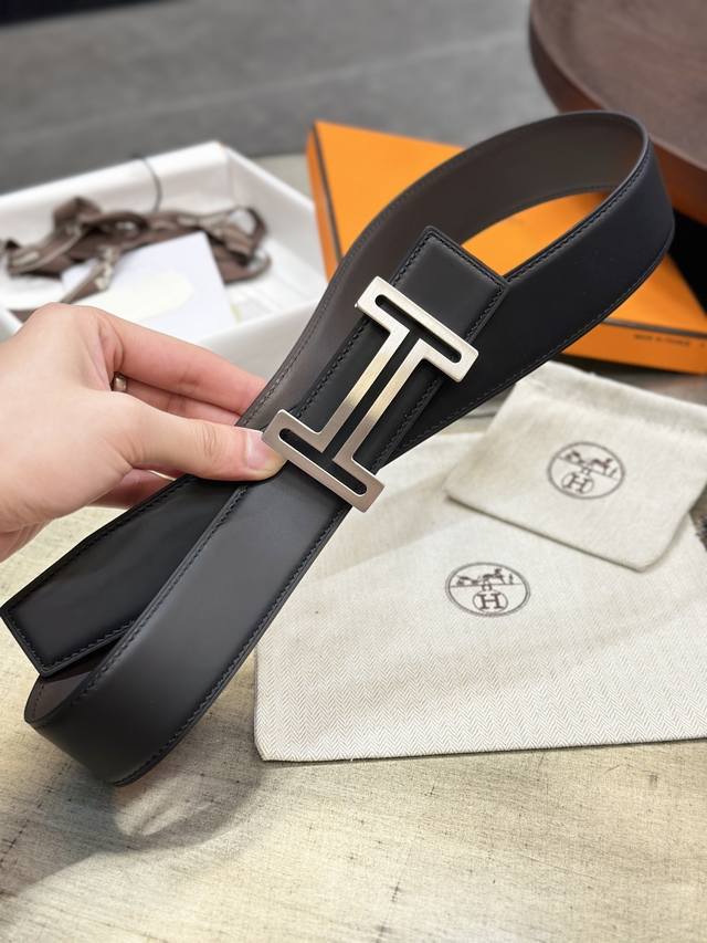 爱马仕 -双面意大利进口头层小牛皮，搭配真空电镀拉丝纯钢扣，经典款式，专柜有售，市场顶级品质，支持验货 配送全套专柜包装，宽度 3.8Cm