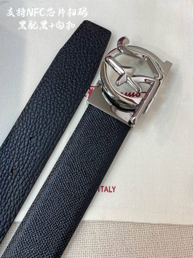 菲拉格慕 -意大利进口头层荔枝纹牛皮配手掌纹底，搭配真空电镀亮面字母纯铜扣，经典款式，专柜有售，市场顶级品质，支持验货 配送全套专柜包装，宽度 3.5Cm