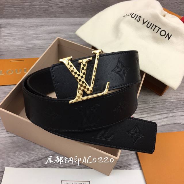 Lv -意大利进口头层压花小牛皮配平纹底，搭配真空电镀花纹纯铜扣，经典款式，专柜有售，市场顶级品质，支持验货 配送全套专柜包装，宽度 4.0Cm