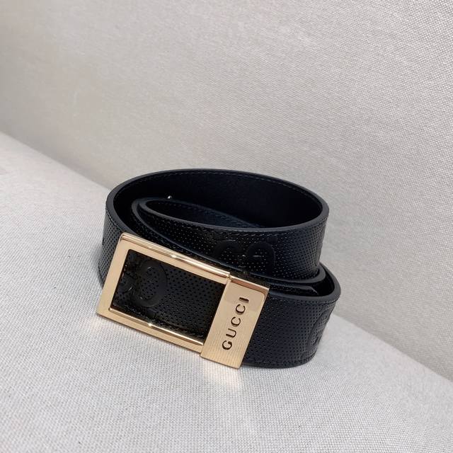 Gucci -意大利进口头层浮雕小牛皮配平纹底，搭配真空电镀亮面纯铜扣，经典款式，专柜有售，市场顶级品质，支持验货 配送全套专柜包装，宽度 3.5Cm