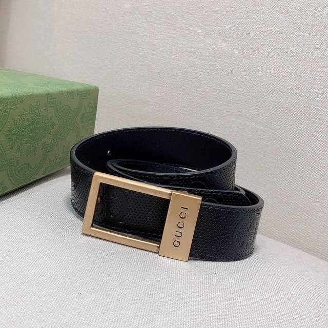 Gucci -意大利进口头层浮雕小牛皮配平纹底，搭配真空电镀仿古铜扣，经典款式，专柜有售，市场顶级品质，支持验货 配送全套专柜包装，宽度 3.5Cm