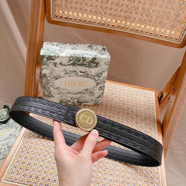 Dior -意大利进口头层压花小牛皮配平纹底，搭配真空电镀亮面纯铜扣，官网新款，专柜有售，市场顶级品质，支持验货 配送全套专柜包装，宽度 3.5Cm