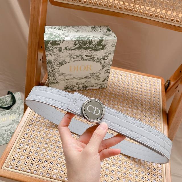 Dior -意大利进口头层压花小牛皮配平纹底,搭配真空电镀亮面纯铜扣,官网新款,专柜有售,市场顶级品质,支持验货 配送全套专柜包装,宽度 3.5Cm Dior -意大利进口头层压花小牛皮配平纹底,搭配真空电镀亮面纯铜扣,官网新款,专柜有售,市场顶级品质,支持验货 配送全套专柜包装,宽度 3.5Cm