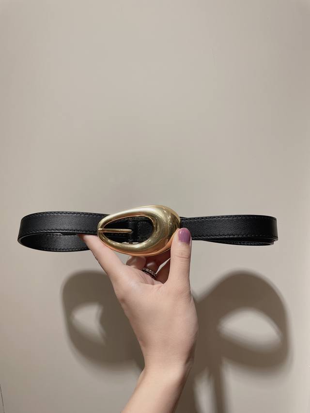 Bv -双面意大利进口头层小牛皮，搭配真空电镀仿古银针扣，官网新款，专柜有售，市场顶级品质，支持验货 配送全套专柜包装，宽度 2.0Cm