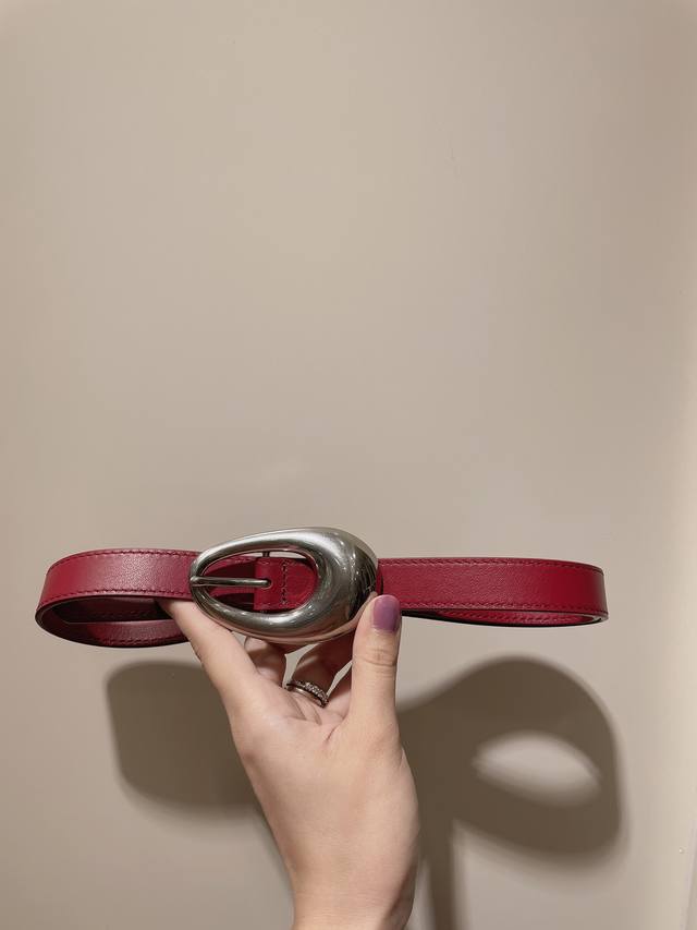 Bv -双面意大利进口头层小牛皮，搭配真空电镀仿古银针扣，官网新款，专柜有售，市场顶级品质，支持验货 配送全套专柜包装，宽度 2.0Cm