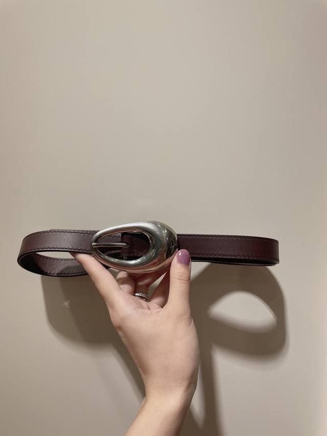 Bv -双面意大利进口头层小牛皮，搭配真空电镀仿古银针扣，官网新款，专柜有售，市场顶级品质，支持验货 配送全套专柜包装，宽度 2.0Cm