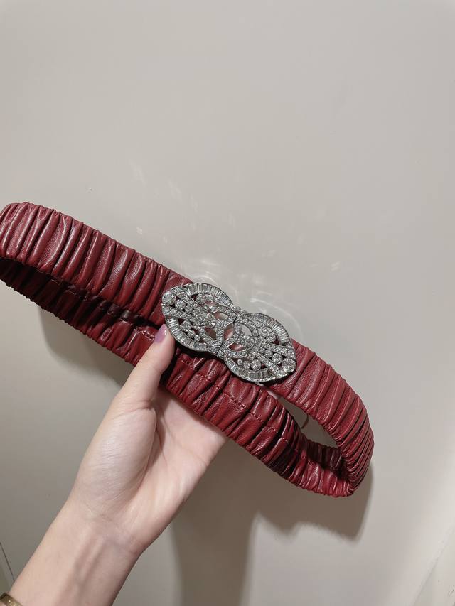 香奈儿 -双面意大利进口头层弹性小羊皮，搭配真空电镀镶钻纯铜扣，官网新款，专柜有售，市场顶级品质，支持验货 配送全套专柜包装，宽度 3.0Cm