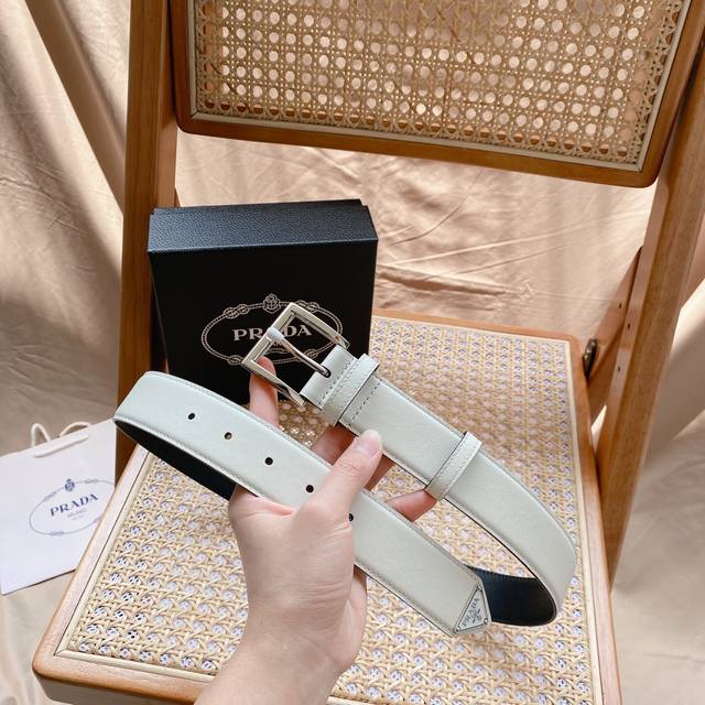 Prada -双面意大利进口头层小牛皮，搭配真空电镀亮面纯铜针扣，经典款式，专柜有售，市场顶级品质，支持验货 配送全套专柜包装，宽度 3.5Cm