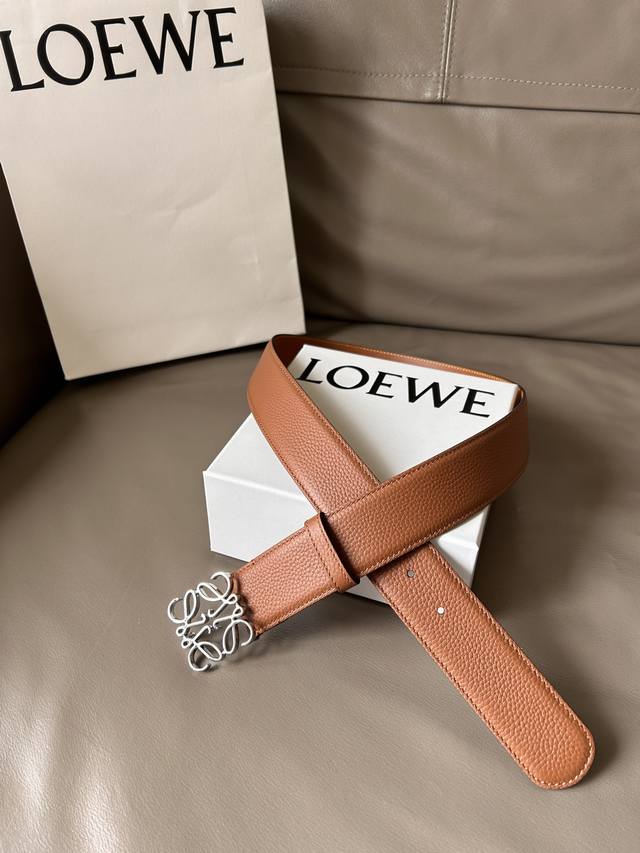 罗意威 -意大利进口头层荔枝纹牛皮配平纹底，搭配真空电镀亮面纯铜扣，官网新款，专柜有售，市场顶级品质，支持验货 配送全套专柜包装，宽度 4.0Cm