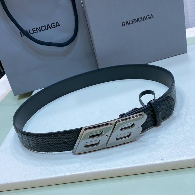 巴黎世家 -意大利进口头层蜥蜴纹牛皮配平纹底，搭配真空电镀亮面纯铜扣，官网新款，专柜有售，市场顶级品质，支持验货 配送全套专柜包装，宽度 3.4Cm