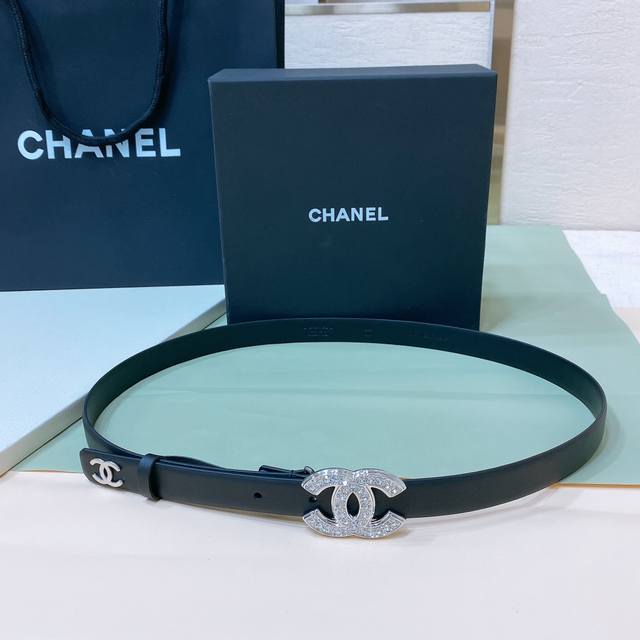 香奈儿 -双面意大利进口头层小牛皮，搭配真空电镀镶钻纯铜扣，官网新款，专柜有售，市场顶级品质，支持验货 配送全套专柜包装，宽度 2.0Cm