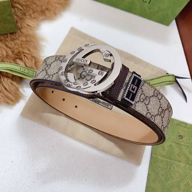 配送正版包装古奇gucci官网同步系列，双g精品扣，宽度3.8Cm，原厂面料搭配树膏底，请看品质看细节，实物对比即知，做工质量决定一切，正版开模