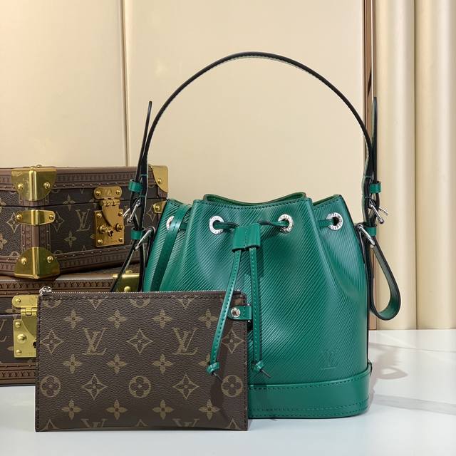 顶级原单复刻独家实拍 Noé Bb 水桶手袋 M12603 绿色 M12848 白色 M12847 黑色 M24675 红色 水波纹 这款noé Bb水桶包是航 顶级原单复刻独家实拍 Noé Bb 水桶手袋 M12603 绿色 M12848 白色 M12847 黑色 M24675 红色 水波纹 这款noé Bb水桶包是航