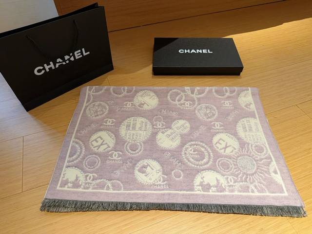 配送礼盒手提袋 香奈儿chanel 秋冬羊绒混纺围巾 尺寸 ×1 Cm