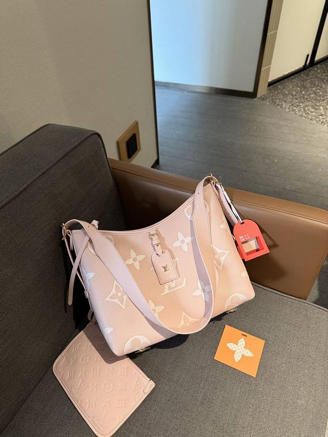 纯皮 “折叠礼盒官网飞机盒” Lv Carryall 大爆款 买不到根本买不到！它真的太太太太好看了 不愧是断货王上身是真香而且它更适合日常的搭配风格有一种酷酷