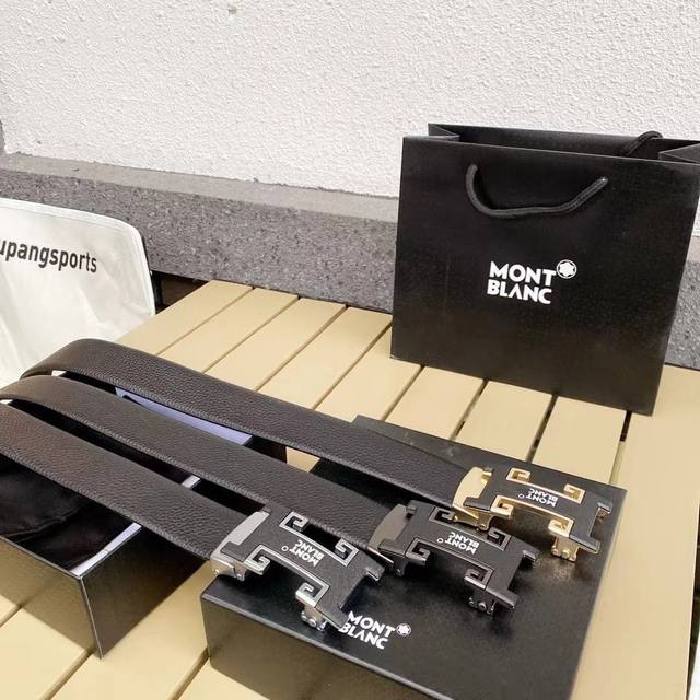 送礼首选万宝龙最新款自动扣 头层牛皮经典花纹 火爆全网 好货上手就知超级时尚款式的自动扣。让你走到哪里都是焦点。设计独特，穿戴更舒适大气，品质非常好，高端客户入