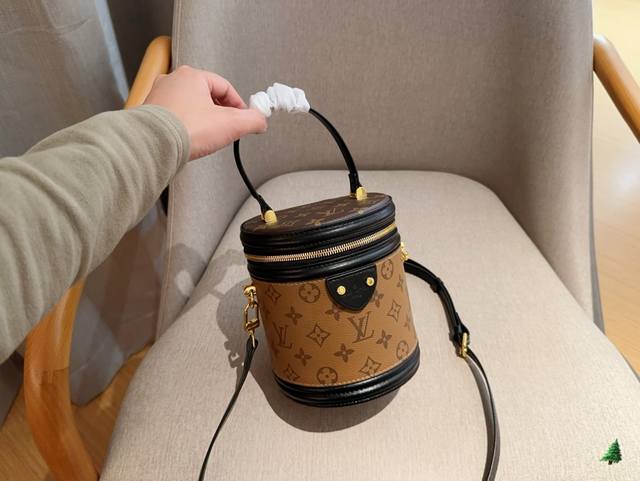 芯片版 Lv路易威登 发财桶饭桶包 尺寸15×17×15 礼盒包装 芯片版 Lv路易威登 发财桶饭桶包 尺寸15×17×15 礼盒包装