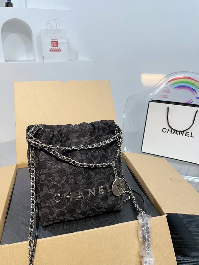 折叠盒 香奈儿迷你垃圾袋 高级手工坊系列手袋，今年的香奈儿高级手