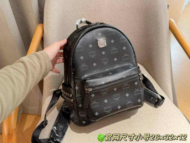 无盒 Mcm 经典官网小号双肩包背包 对版对花质量超好 尺寸26×32×12 无盒 Mcm 经典官网小号双肩包背包 对版对花质量超好 尺寸26×32×12