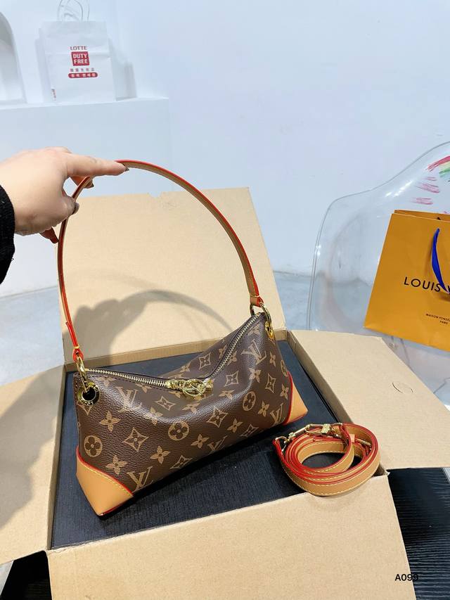 配礼盒 尺寸24.13 Lv 腋下包 复古优雅 满满的高级感 大小适中 容量感人 休闲正装皆可轻松驾驭 3303