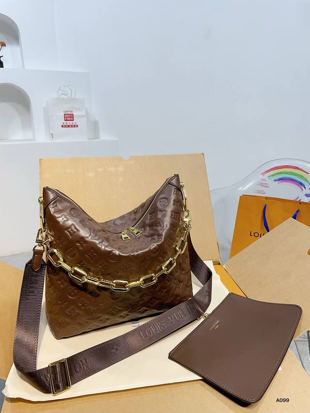 折叠礼盒 尺寸：30*28 Lv腋下饭盒包慵懒时髦感拉满 #Ivsully Hobo 腋下包背多了牛角包秋冬来个lvsully Hobo腋下包也不错哦配上大衣毛