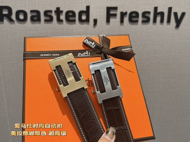 礼物爆款爱马仕美到爆的自动扣滑道宽度：3.5Cm新款原版搭配经典款18K精钢扣头。时尚百搭，追求高端 原版的品质，品味的体现，休闲高大上！ Iphone实物实拍