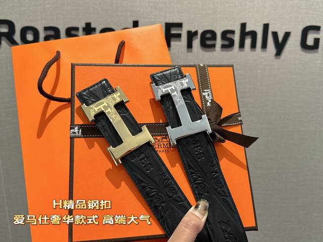 爱马仕这款皮带采用奢华的牛皮材质，独具原创个性且精致不凡。双面可用gancini金属扣饰的分层构造打造富有趣致的3D立体效果。手工精制而成，打造奢华却又不失现代