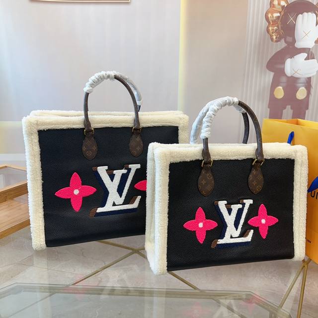 Lv 泰迪熊系列 Onthego托特包 Lv 冬季最新teddy系列购物袋 毛毛手感超级好 秋冬搭配起来超级美腻 尺寸42×33 36×27 T