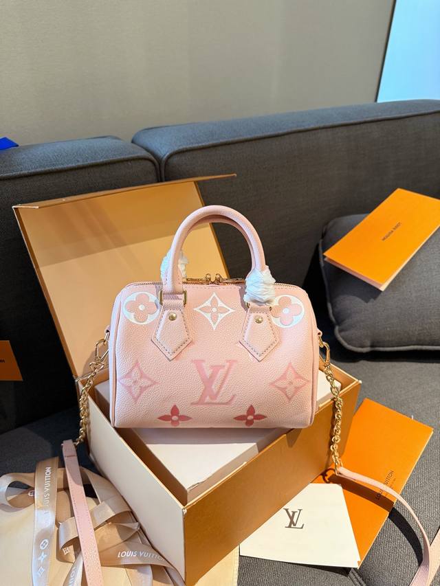 牛皮 “折叠礼盒官网飞机盒 ” Lv 新配色 Speedy 牛皮 大象灰枕头包 Lv 新款系列 枕头包 手袋,全网首发 Lv Speedy Nano 枕头包这款 牛皮 “折叠礼盒官网飞机盒 ” Lv 新配色 Speedy 牛皮 大象灰枕头包 Lv 新款系列 枕头包 手袋,全网首发 Lv Speedy Nano 枕头包这款