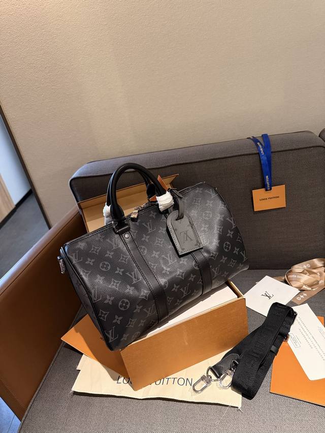 Lv Keepall Bandouliere 旅行袋 超酷中lv Keepall老花旅行袋 Lvkeepall 出差旅行最常用的一只包 这是超酷的一只包 可以做