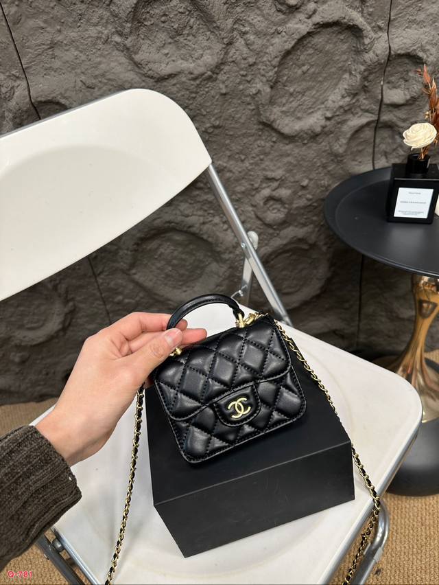 配折叠盒 香奈儿爆款 手柄链条复古卡包 Chanel 被萌化了 用来装可爱啦 尺寸12.10Cm