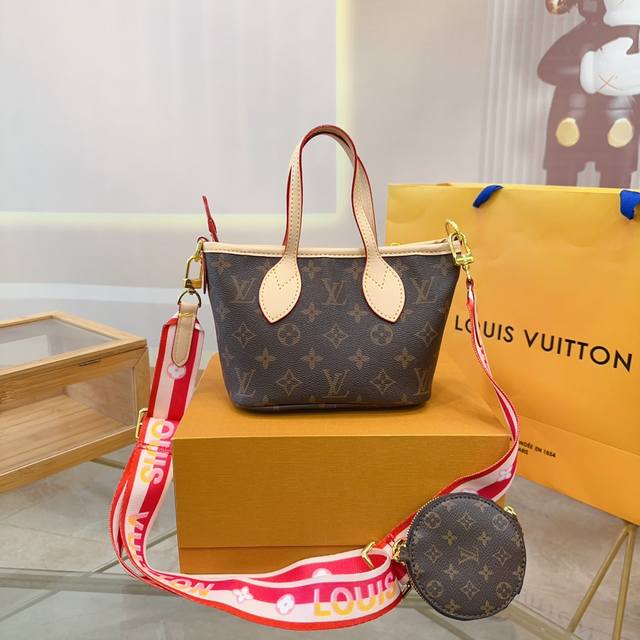 折叠礼盒包装 Lv 中古刺绣宽肩带购物袋 超大容量的驴家网红中古购物袋 真的是谁背谁好看一年四季都百搭，做妈咪包也完全没问题，春夏搭配大衣简直就是yyds，背了