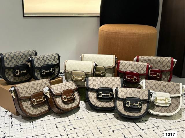 Gucci 超火爆 酷奇1955马鞍包 超好看百搭款,满满的复古调,不过时的时尚!尺寸22.19。19.17 Gucci 超火爆 酷奇1955马鞍包 超好看百搭款,满满的复古调,不过时的时尚!尺寸22.19。19.17