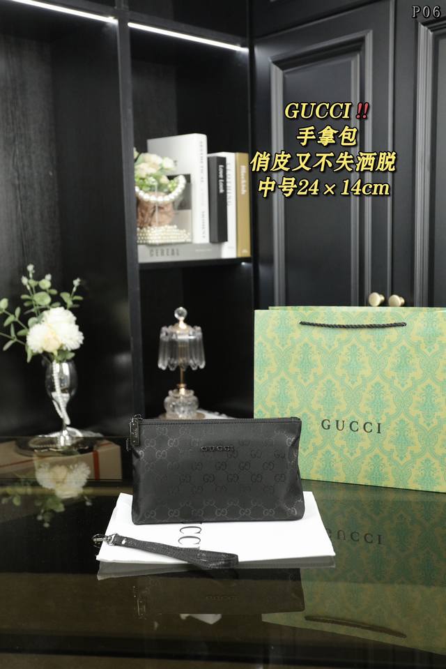 同价 无盒 Gucci 手拿包 不用其他色黑花总是会给人双重感复古又甜酷 有着少女的俏皮也有辣妹的酷劲自由又洒脱 尺寸：28×17 24×14 23×13