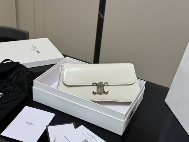 配盒 再次升级 Size：29*13Cm 终于可以下手啦！ 赛琳 Celin Lola Coporni新款腋下包 妙不可研 升级之后的皮料更软哦！