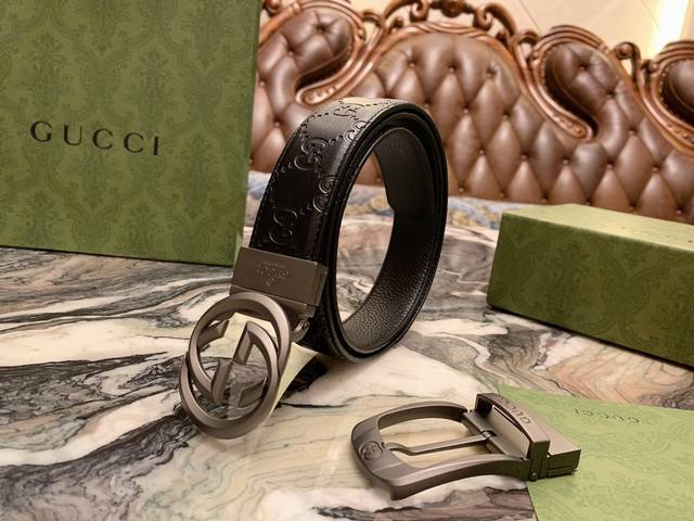 一条带一个扣 一条带两个扣 首选古奇最新款头层牛皮经典花纹 火爆全网 好货上手就知超级时尚款式，让你走到哪里都是焦点。设计独特，穿戴更舒适大气，品质非常好，高端