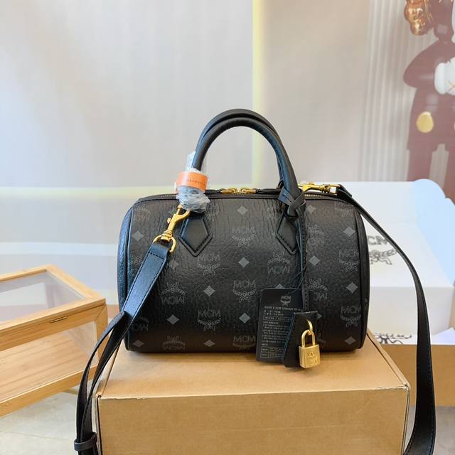 大号 礼盒 Mcm 波士顿枕头包干干净净 搭配休闲风的穿搭 舒适又有活力 尺寸25.16 Am