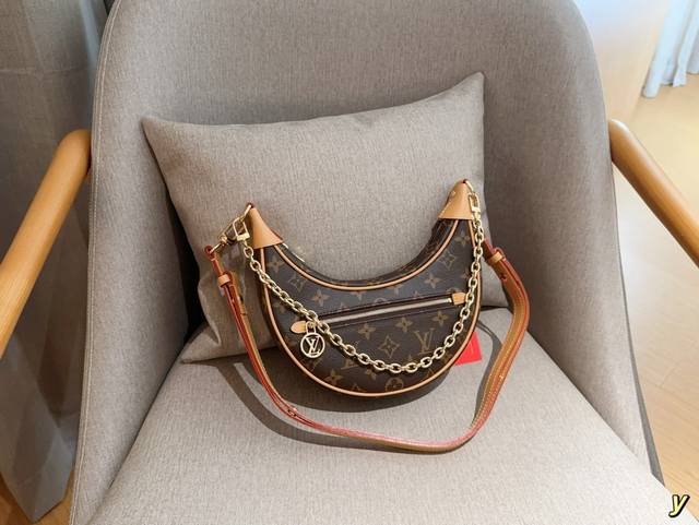 Lv 路易威登 Loop豌豆包蜜蜡皮 完美弧度腋下包月亮包 尺寸23×13×6 折叠礼盒