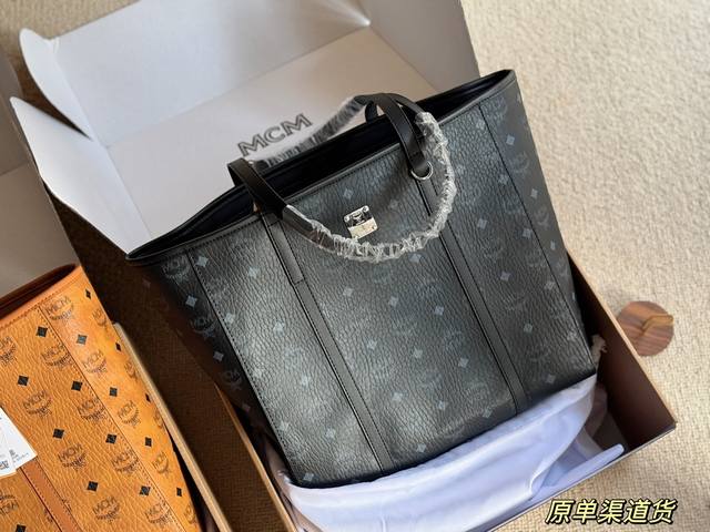 配盒 挂件28 Size：32*32Cm Mcm 购物袋 升级版 升级版拉链款shopper 改变后的[它 你是否更爱它了！ 原单！青岛出品！