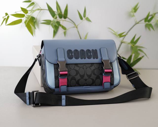 蔻驰 官网同步 高版本 斜挎单肩背包 永恒不过时的标志性产品 纯原单牛皮 顶级五金制作 非市面普通版本 今年coach最爱的款式 全部实拍 实用性非常高 完全不