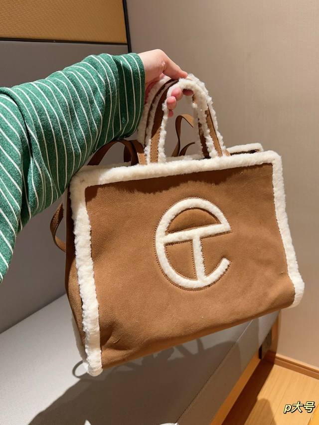 Ugg×Telfar 联名款磨砂翻毛皮麂皮绒羊羔毛托特包tote 尺寸39×30×10