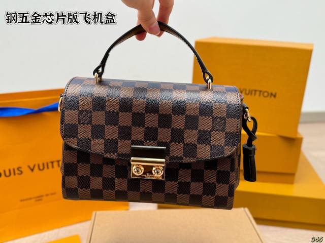 钢五金芯片版 飞机盒 Lv Croisette翻盖手袋 网红爆款真是太有味道了 浓浓的复古风情 经典设计细节彰显独特魅力 尺寸: 22.5×15Cm 钢五金芯片版 飞机盒 Lv Croisette翻盖手袋 网红爆款真是太有味道了 浓浓的复古风情 经典设计细节彰显独特魅力 尺寸: 22.5×15Cm