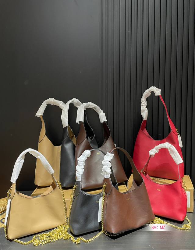 小号 大号 配飞机盒 蔻驰coach 布鲁克林brooklyn简约而不简单百搭包 这款 Brooklyn 包包在满足日常上班容量需求外在服饰搭配选择上也是百搭单