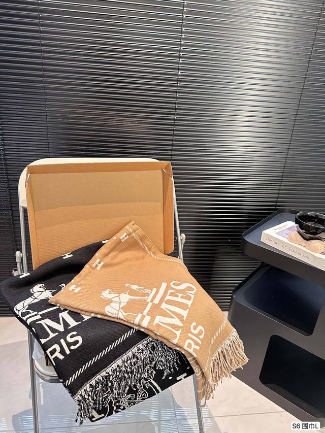 配盒子 爱马仕围巾 双面可用 适合每个软软嫩嫩的女生。 质感超舒服 一点也不扎 高品质