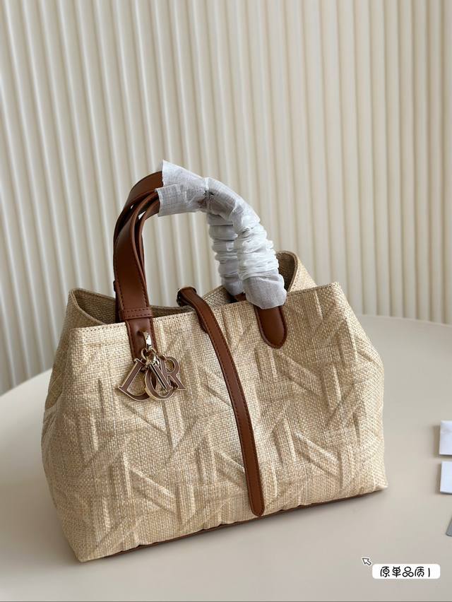 迪奥 Toujours购物袋 简直无法拒绝 超显气质 高级感十足 集美必入款 尺寸30*21Cm