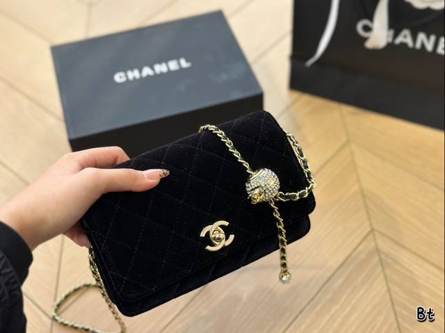 折叠盒 Size:20*13Cm 高品质woc. 丝绒款 小香家 发财包 折叠盒 Size:20*13Cm 高品质woc. 丝绒款 小香家 发财包