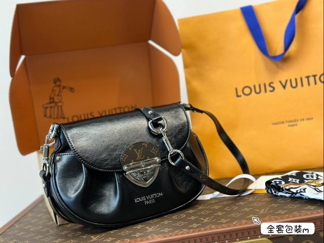 全套包装 尺寸26*17 Lv Sunset Vibe元宝包 又甜又酷 一整个爱住 百搭时尚 颜值超高 是每个潮酷女孩必入单品