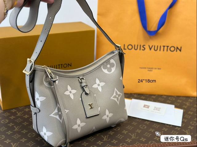 折叠盒 Lv Carryall 大爆款 买不到根本买不到！它真的太太太太好看了 不愧是断货王上身是真香而且它更适合日常的搭配风格有一种酷酷的赶脚 随性慵懒风，随