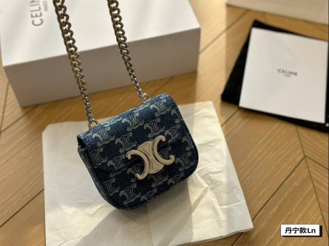 配盒 Celine Mini凯旋门包 Celine这季新品包包都好好看啊 最喜欢的就是这只mini凯旋门包啦日 真的是超可爱 之前说了再也不买mini包了但还是