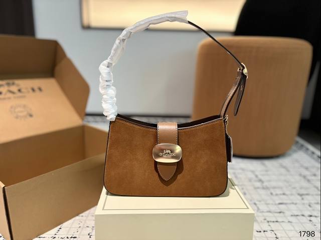 Coach 温柔色系eliza腋下包 Coach十一月新品小包 自然色系更好搭配 容量还不错 手机 尺寸25.16Cm 配礼盒